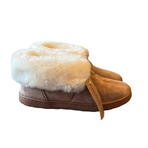 NWT Hammacher Schlemmer suede slippers
